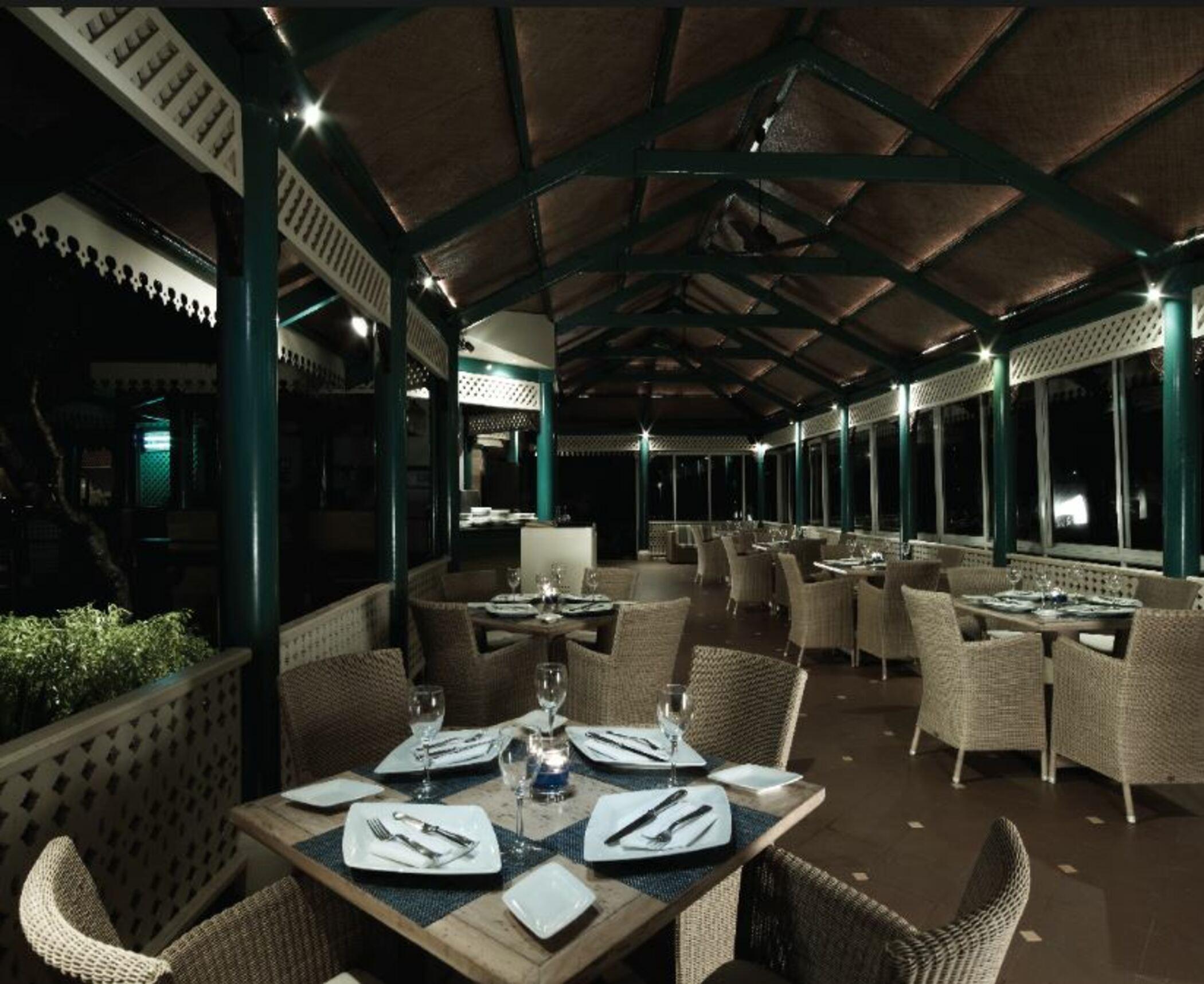 Sinquerim Taj Fort Aguada Resort & Spa, Goa מראה חיצוני תמונה The restaurant at the Taj Bengal