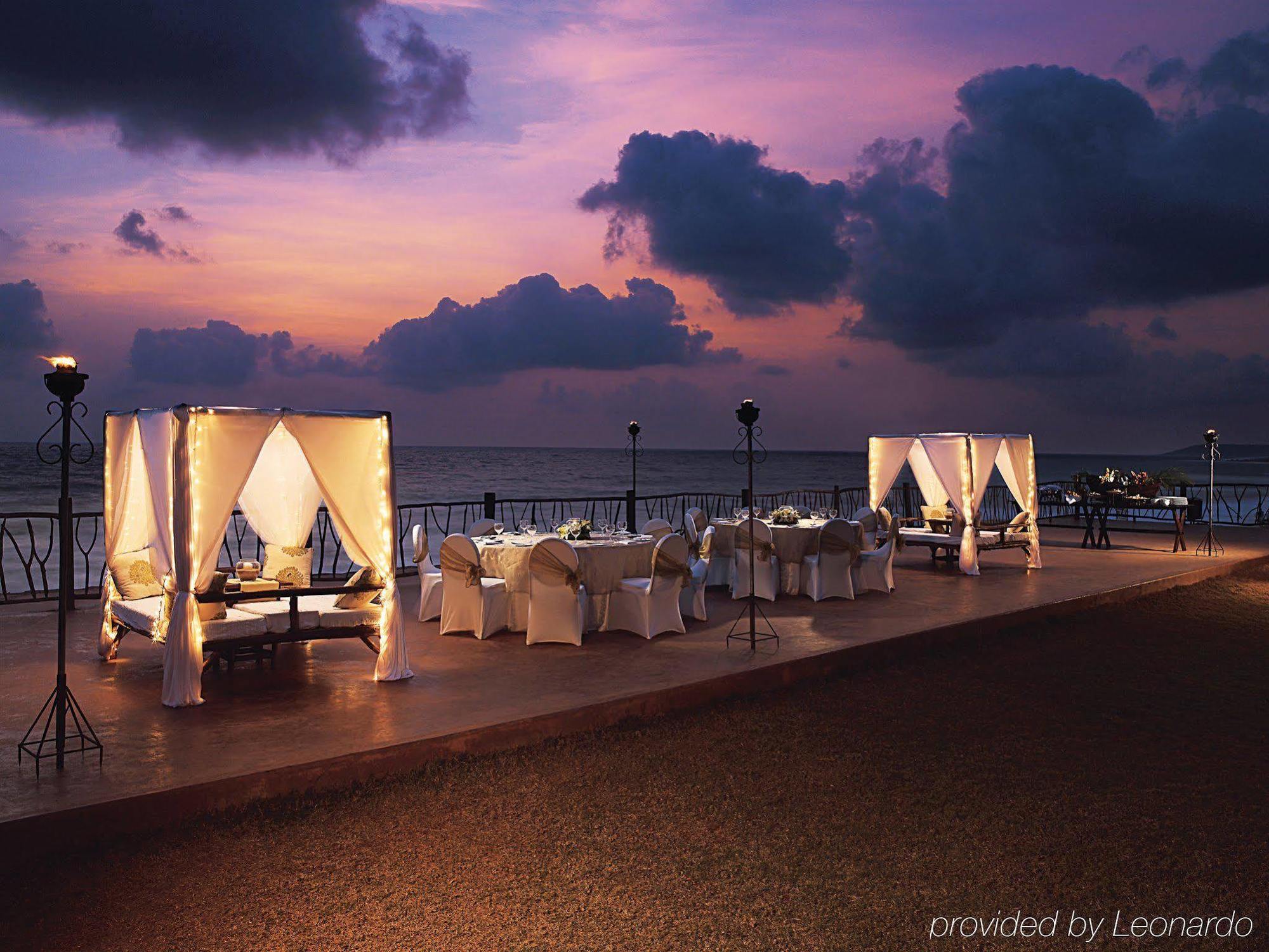 Sinquerim Taj Fort Aguada Resort & Spa, Goa מסעדה תמונה The Deck