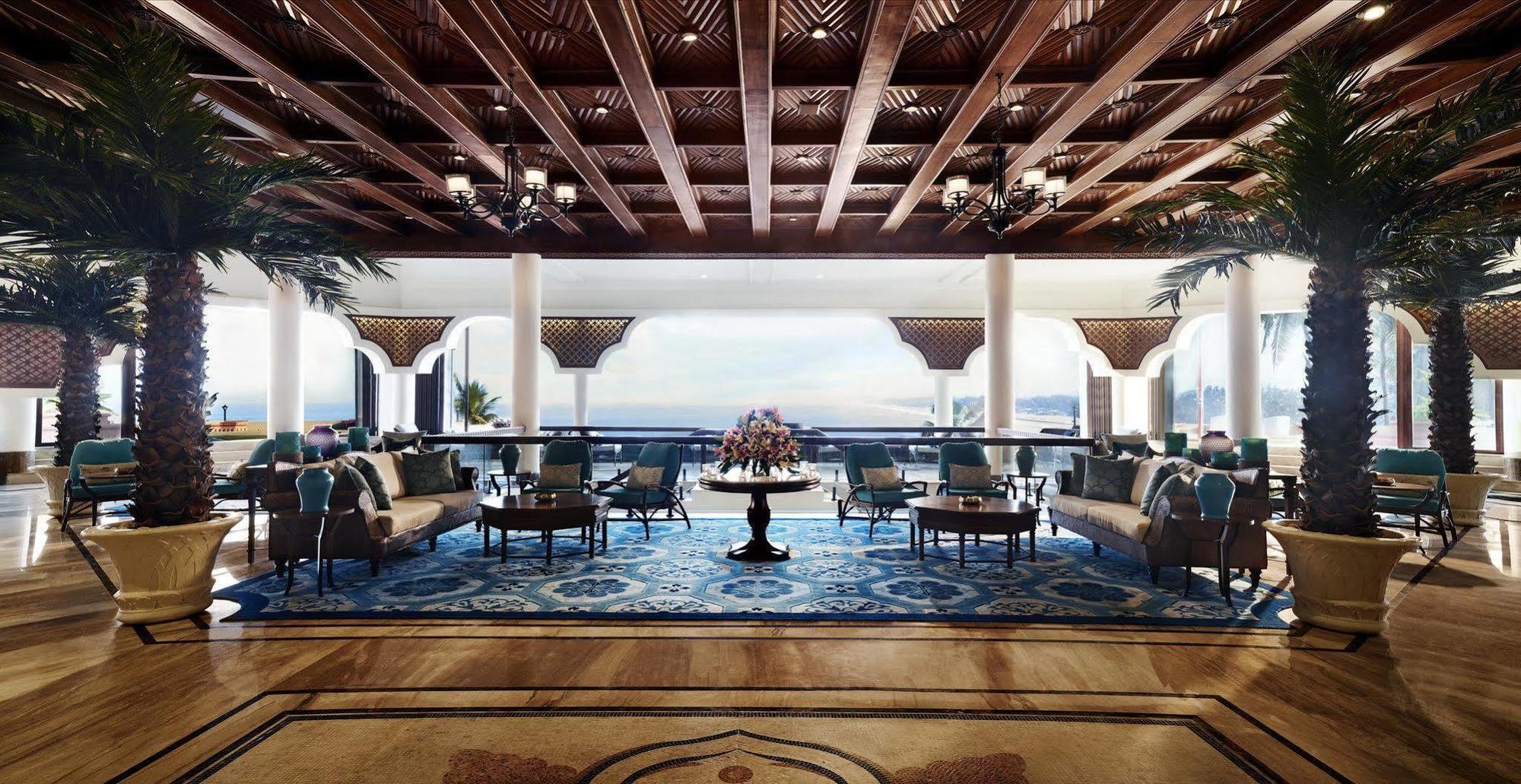 Sinquerim Taj Fort Aguada Resort & Spa, Goa מראה חיצוני תמונה The lobby of the hotel