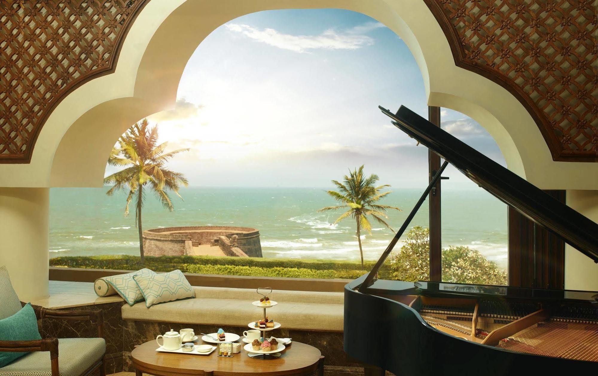 Sinquerim Taj Fort Aguada Resort & Spa, Goa מראה חיצוני תמונה The piano lounge at the hotel
