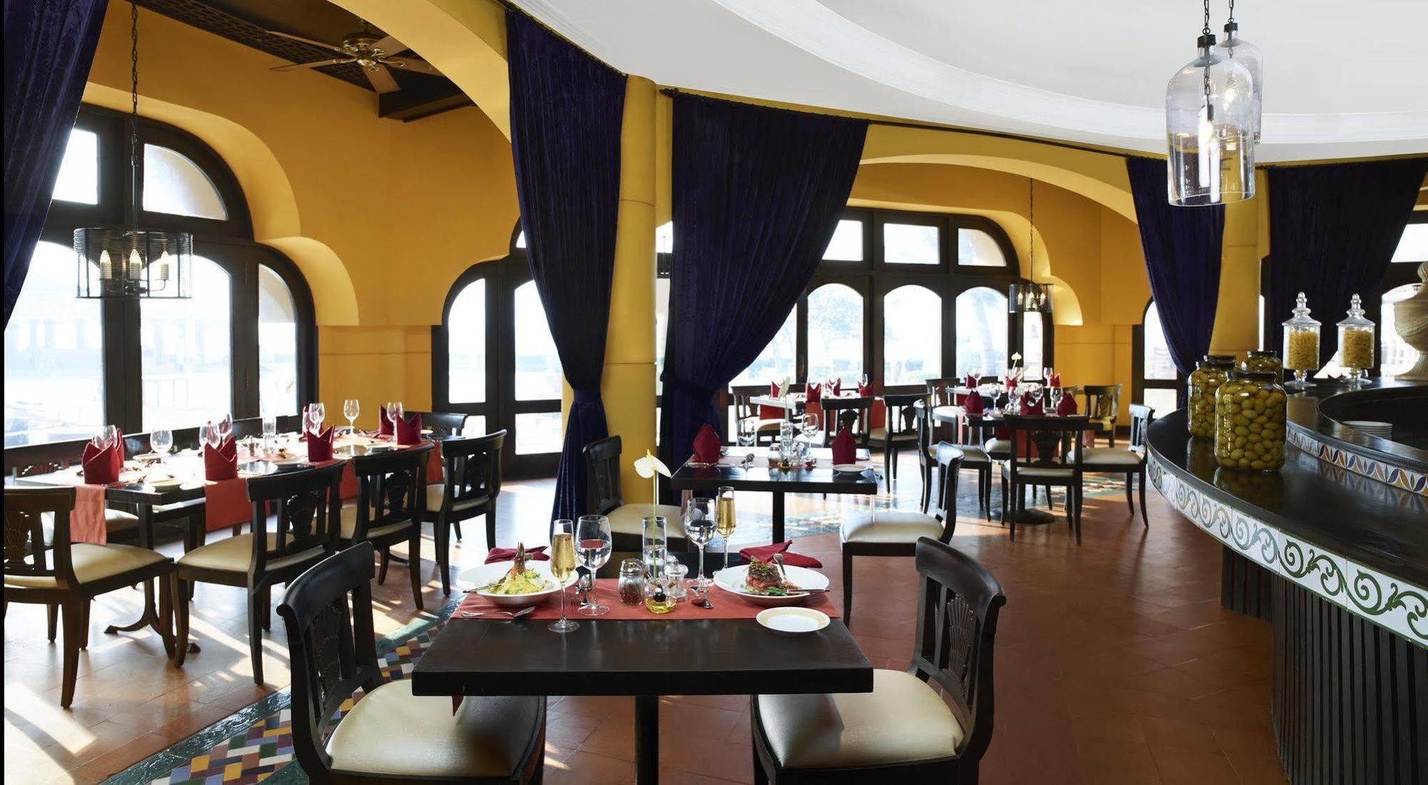 Sinquerim Taj Fort Aguada Resort & Spa, Goa מראה חיצוני תמונה The restaurant