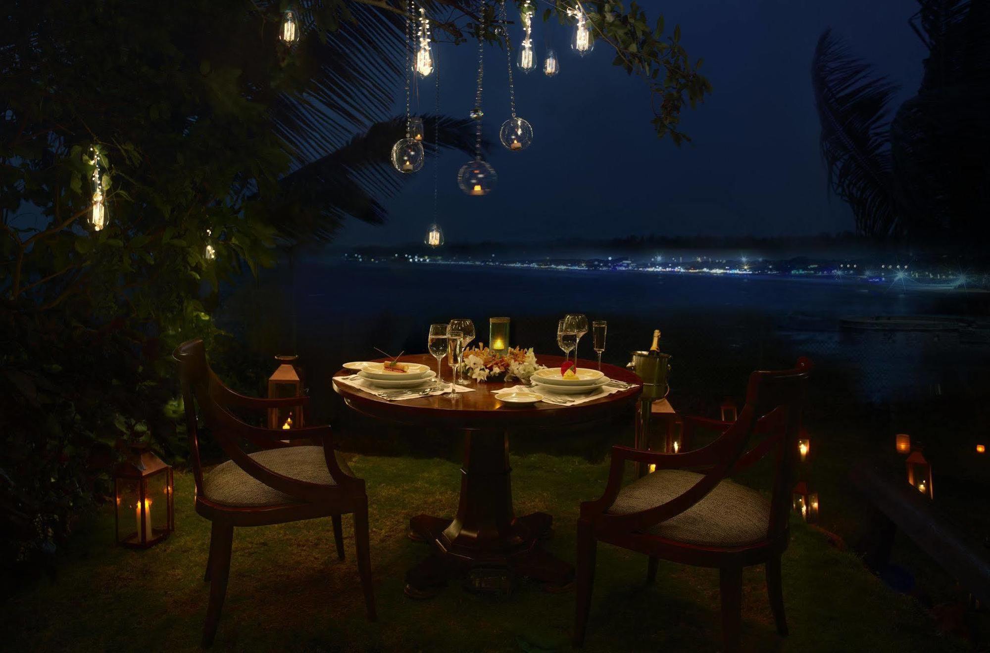 Sinquerim Taj Fort Aguada Resort & Spa, Goa מראה חיצוני תמונה A private dining experience at the Taj Bengal